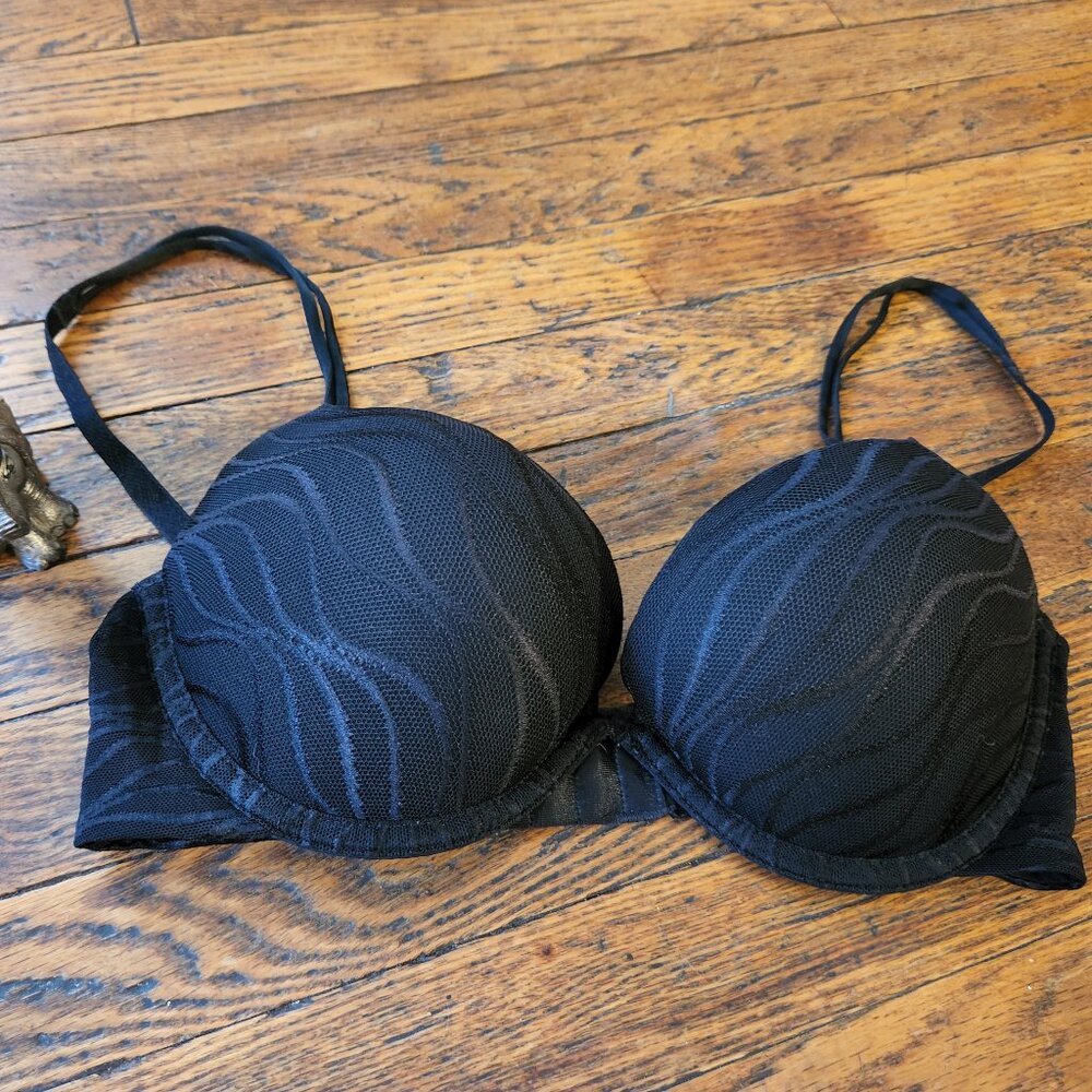 Women's 32D WACOAL black padded underwire push up T-shirt bra|Wavy mesh overlay